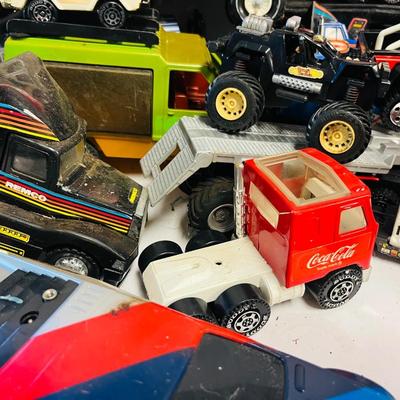 Toy Cars & Trucks/ 30+ pcs