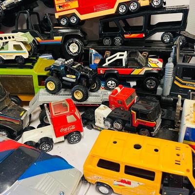 Toy Cars & Trucks/ 30+ pcs