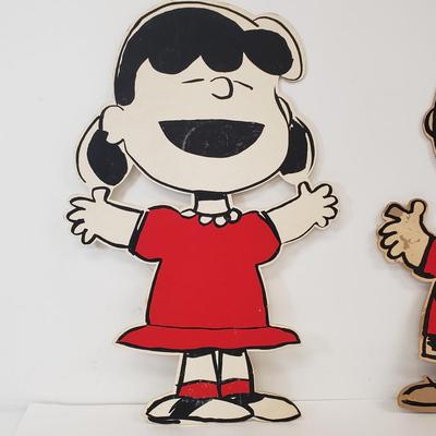 LOT 80: Vintage Peanuts Standing Displays, Tin Tray/Trinket Dish Set & More