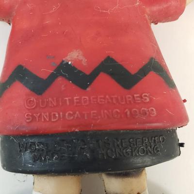 LOT 80: Vintage Peanuts Standing Displays, Tin Tray/Trinket Dish Set & More