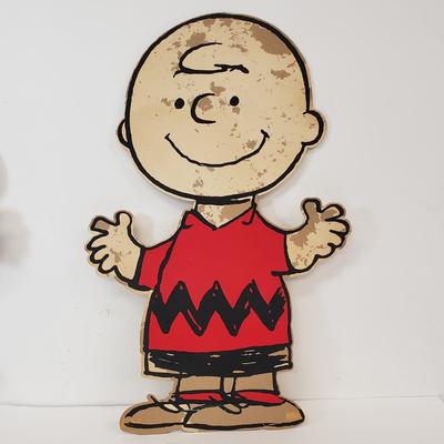LOT 80: Vintage Peanuts Standing Displays, Tin Tray/Trinket Dish Set & More