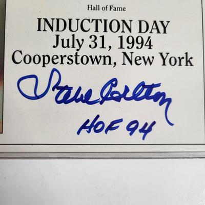 LOT 81: Philadelphia Phillies Steve "Lefty" Carlton HOF Autograph and Greg Luzinksi Autograph on 2009 Yearbook Magazine and More