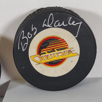 LOT 89: NHL Autograph Memorabilia Featuring Bob Dailey from the Philadelphia Flyers and Vancouver Canucks