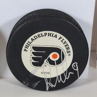 LOT 91: Multiple Autographs on NHL Memorabilia of Philadelphia Flyers Player Bob Kelly