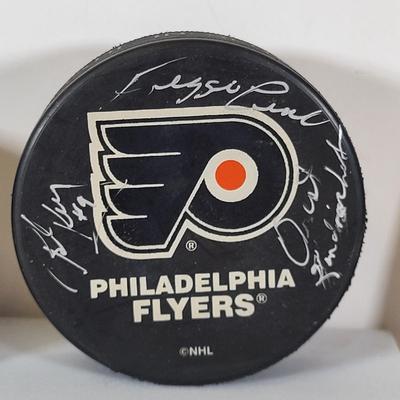 LOT 91: Multiple Autographs on NHL Memorabilia of Philadelphia Flyers Player Bob Kelly