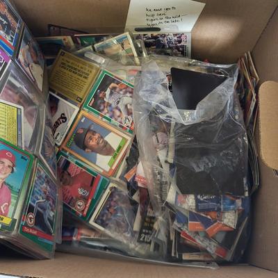 LOT 95: Box of Vintage Sports Trading Cards Including MLB, NBA, NHL and NFL Players