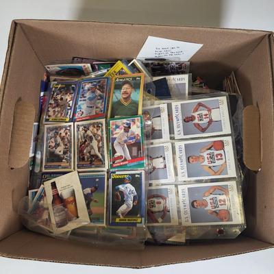 LOT 95: Box of Vintage Sports Trading Cards Including MLB, NBA, NHL and NFL Players