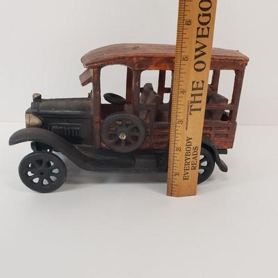 LOT 101: Cast Iron Taxi Cab Toy Car