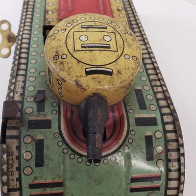 LOT 102: Marx Doughboy Tin Litho Wind Up Tank