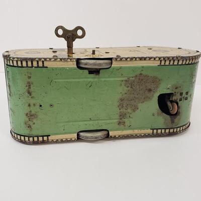 LOT 102: Marx Doughboy Tin Litho Wind Up Tank