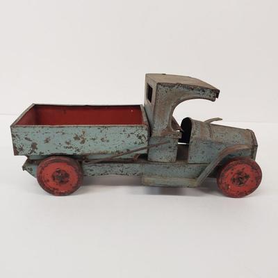 LOT 103: Vintage Tin Dump Truck