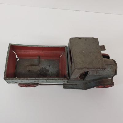 LOT 103: Vintage Tin Dump Truck