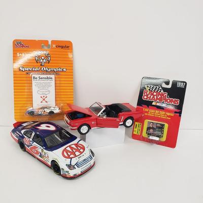 LOT 107: Race Car Collector's Assortment