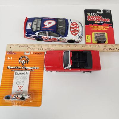 LOT 107: Race Car Collector's Assortment