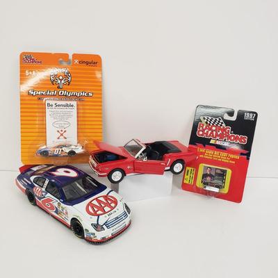 LOT 107: Race Car Collector's Assortment