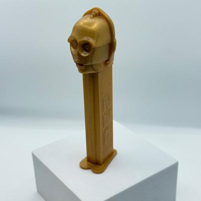 LOT 121: Star Wars Pez Dispensers