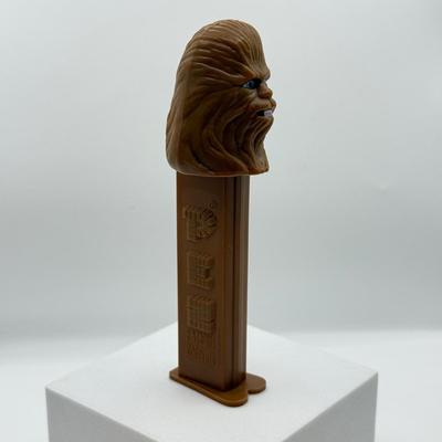 LOT 121: Star Wars Pez Dispensers