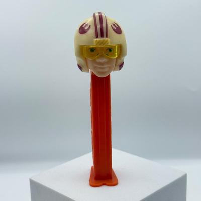 LOT 121: Star Wars Pez Dispensers
