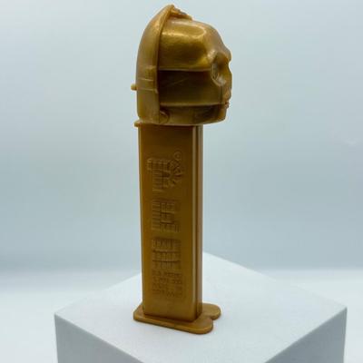 LOT 121: Star Wars Pez Dispensers