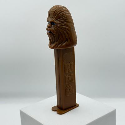 LOT 121: Star Wars Pez Dispensers
