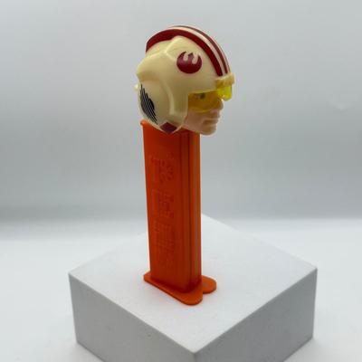 LOT 121: Star Wars Pez Dispensers