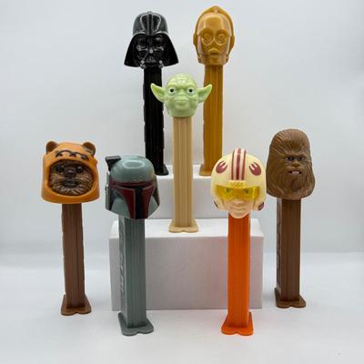 LOT 121: Star Wars Pez Dispensers
