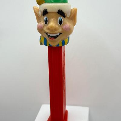 LOT 122: Christmas Pez Dispensers