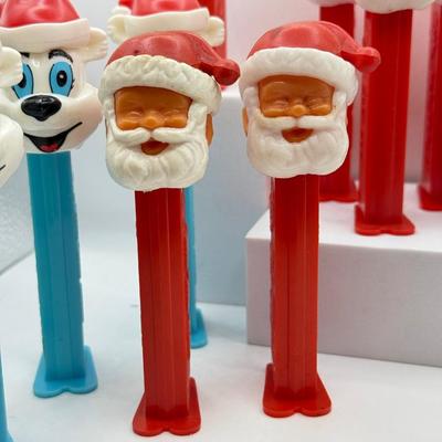 LOT 122: Christmas Pez Dispensers