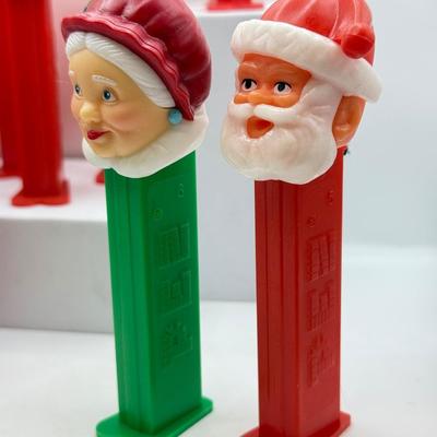 LOT 122: Christmas Pez Dispensers