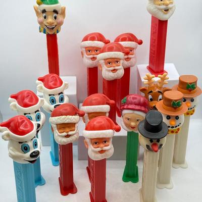 LOT 122: Christmas Pez Dispensers