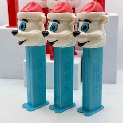 LOT 122: Christmas Pez Dispensers