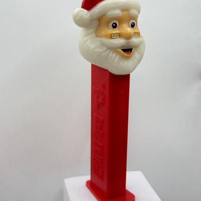 LOT 122: Christmas Pez Dispensers