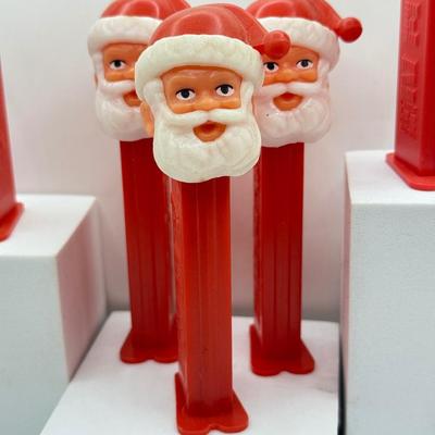 LOT 122: Christmas Pez Dispensers
