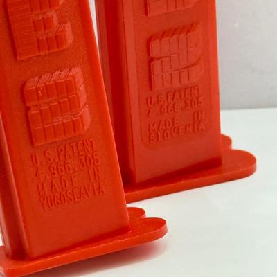 LOT 122: Christmas Pez Dispensers