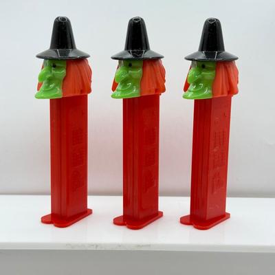 LOT 123: Vintage Halloween Pez Dispensers