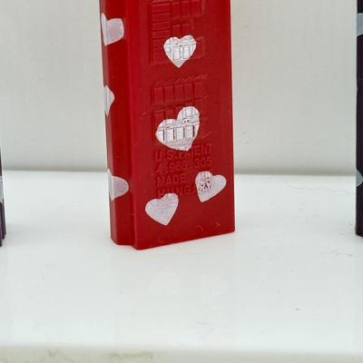LOT 124: 1990s Valentine's Day Heart Pez Dispensers