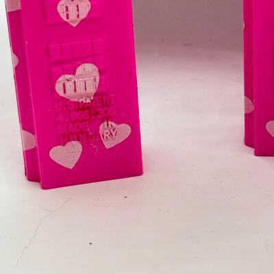 LOT 124: 1990s Valentine's Day Heart Pez Dispensers