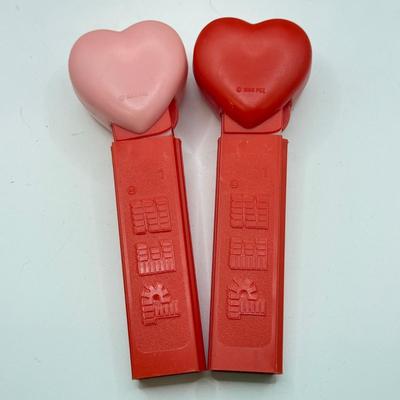 LOT 124: 1990s Valentine's Day Heart Pez Dispensers