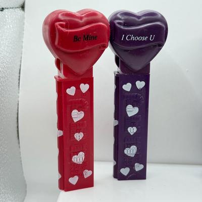 LOT 124: 1990s Valentine's Day Heart Pez Dispensers