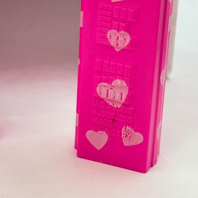 LOT 124: 1990s Valentine's Day Heart Pez Dispensers
