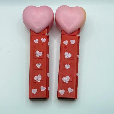 LOT 124: 1990s Valentine's Day Heart Pez Dispensers