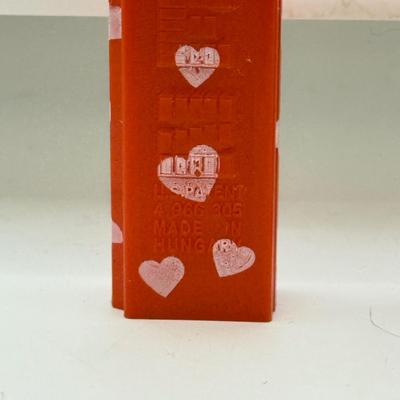 LOT 124: 1990s Valentine's Day Heart Pez Dispensers