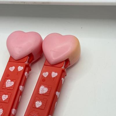 LOT 124: 1990s Valentine's Day Heart Pez Dispensers