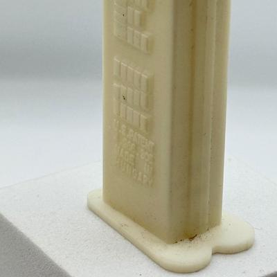 LOT 126: Star Wars Pez Dispensers