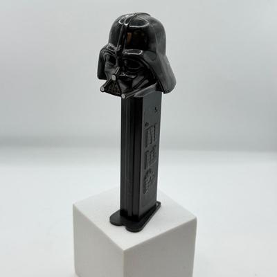 LOT 126: Star Wars Pez Dispensers