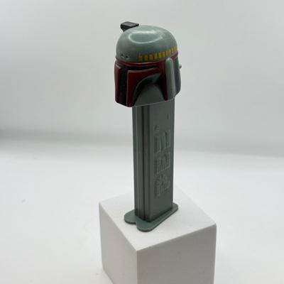 LOT 126: Star Wars Pez Dispensers