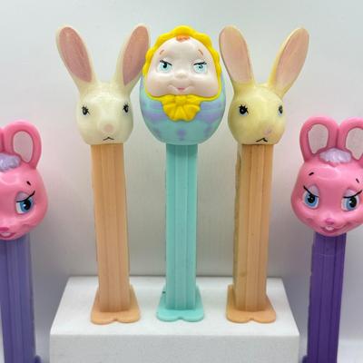LOT 129: Springtime Pez Dispensars