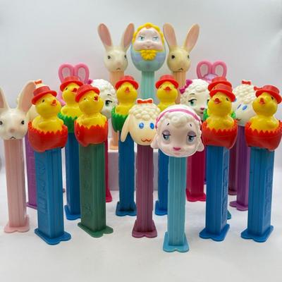 LOT 129: Springtime Pez Dispensars