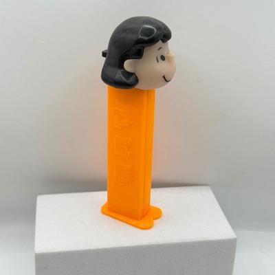 LOT 130: Peanuts Charlie Brown Snoopy Pez Dispensers