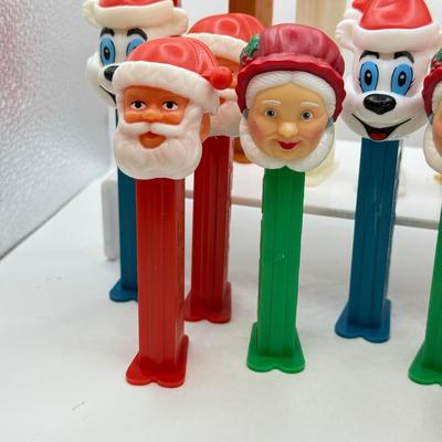 LOT 134: Christmas Holiday Pez Dispensers